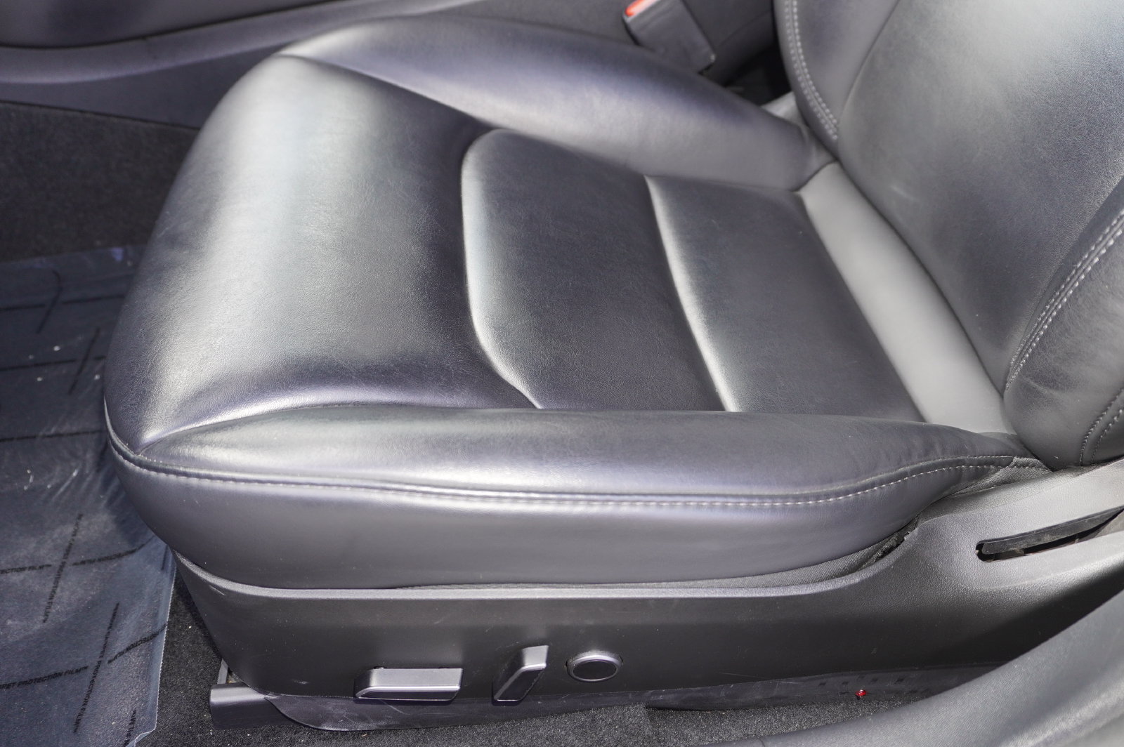 Used 2023 Tesla Model 3 Standard Range RWD image 11