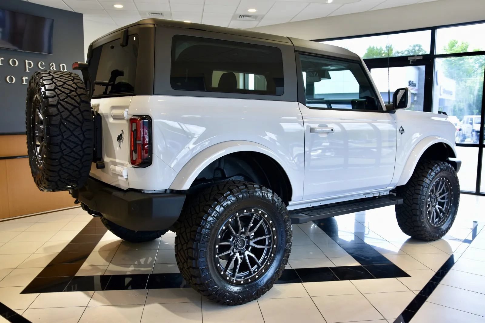 Used 2023 Ford Bronco Outer Banks AWD/4WD image 6