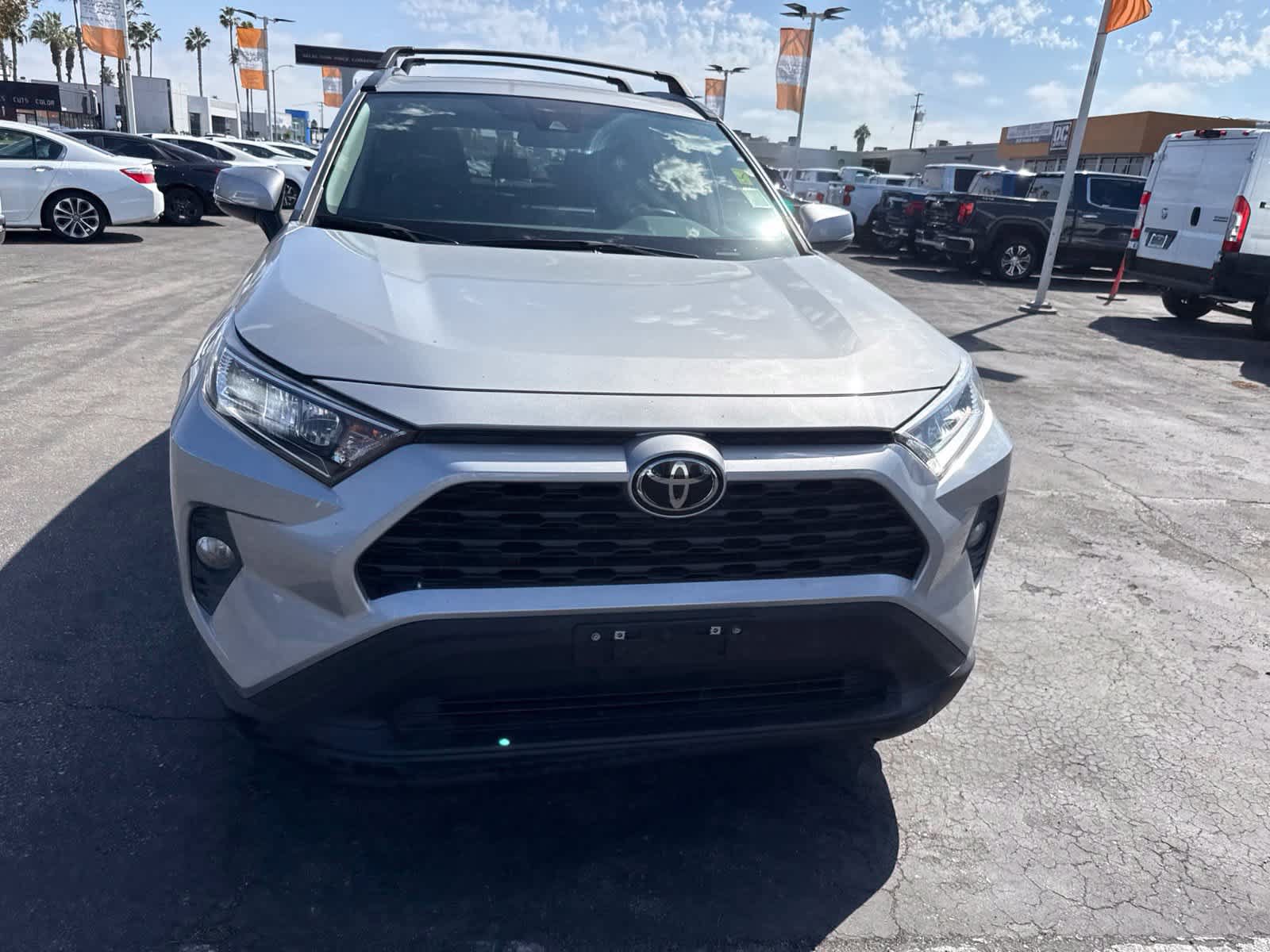 Used 2021 Toyota RAV4 XLE w/ Convenience Package FWD image 4