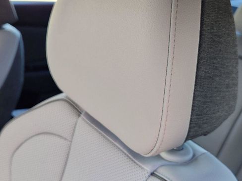 New 2026 Hyundai Elantra Limited image 12