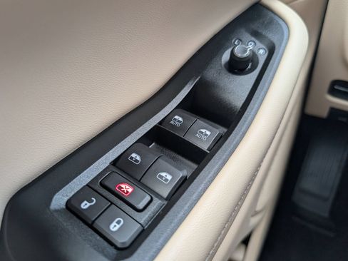 Used 2024 Jeep Grand Cherokee Limited AWD/4WD image 30