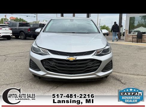 Used 2019 Chevrolet Cruze LT w/ LT Fleet Convenience Package FWD image 3