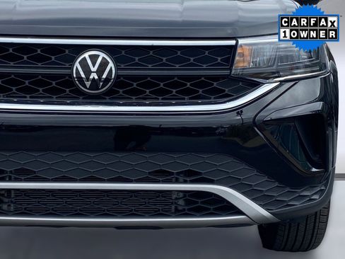 Used 2024 Volkswagen Taos SE image 11