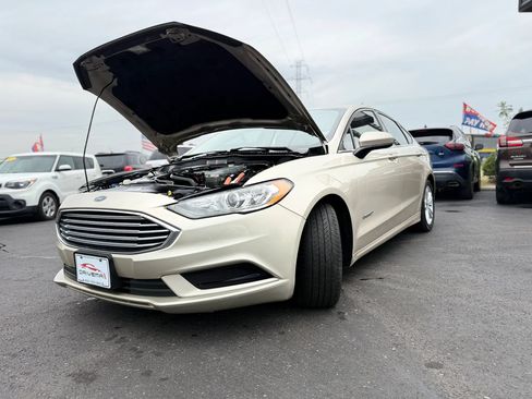 Used 2018 Ford Fusion SE FWD image 7