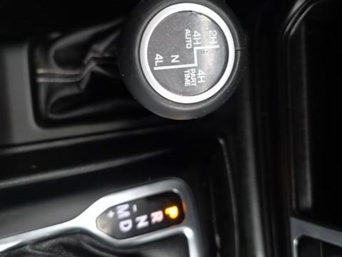 Used 2020 Jeep Wrangler Unlimited Sahara image 10