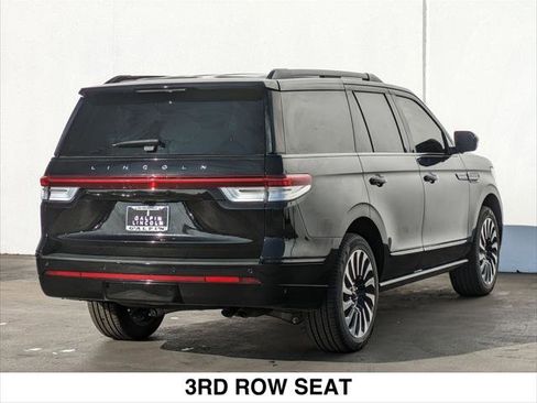 Used 2024 Lincoln Navigator Reserve image 5