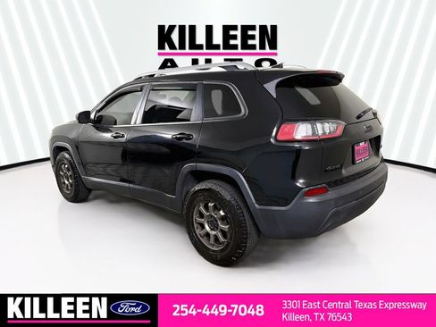 Used 2019 Jeep Cherokee Latitude Plus w/ Comfort/Convenience Group AWD/4WD image 7