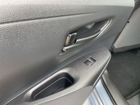 Used 2025 Toyota Corolla LE image 43