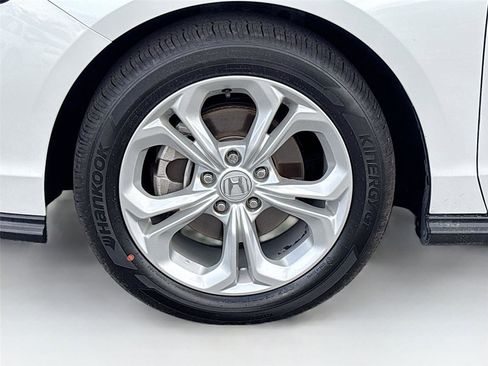 Certified 2024 Honda Accord LX image 32