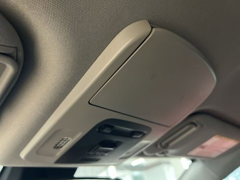 Used 2019 Toyota Camry SE image 30