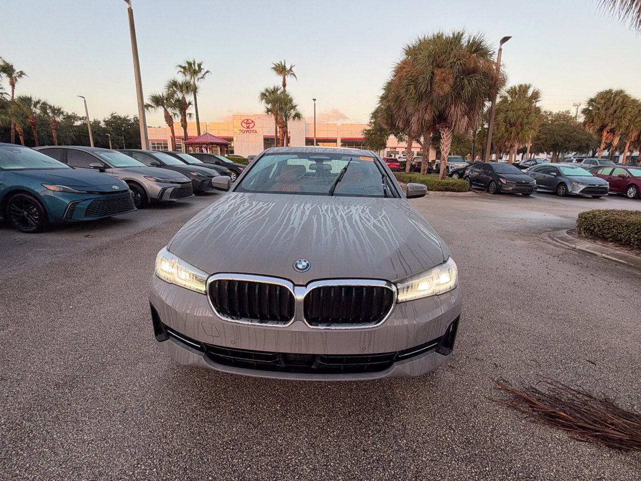 Used 2022 BMW 530e w/ Premium Package RWD image 7