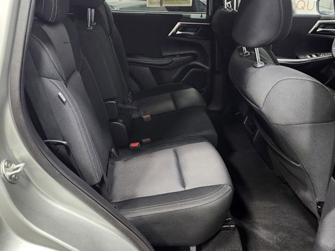 Used 2022 Mitsubishi Outlander ES image 18