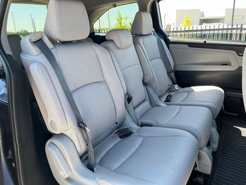 Used 2024 Honda Odyssey EX image 25