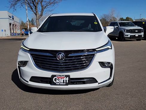 Used 2024 Buick Enclave Premium image 3