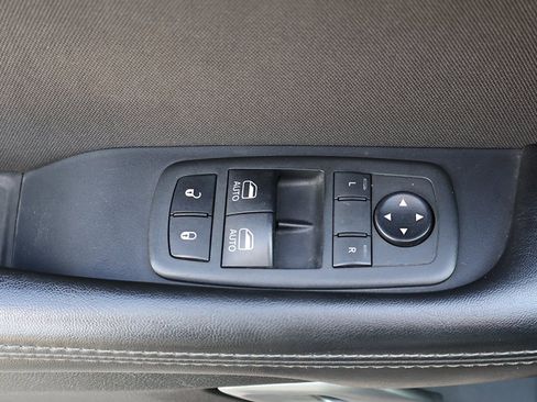 Used 2019 Dodge Challenger SXT image 29