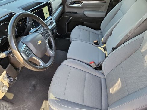 Used 2025 Chevrolet Silverado 1500 LT RWD image 2