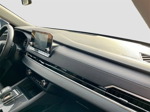 Used 2024 Mitsubishi Outlander ES image 28