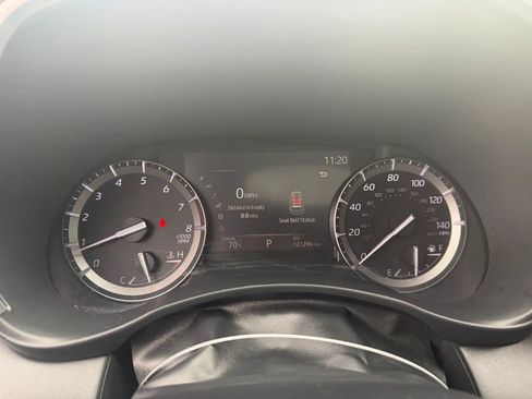 Used 2020 Toyota Highlander XLE AWD/4WD image 18