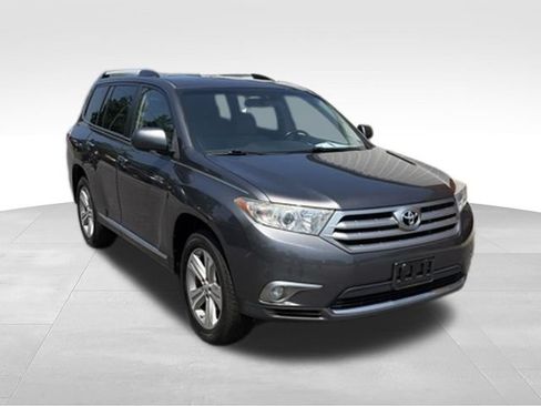 Used 2013 Toyota Highlander Limited AWD/4WD image 40
