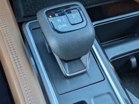 Certified 2024 Nissan Pathfinder Platinum w/ Black Appearance Package FWD image 22