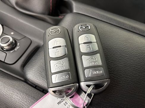 Used 2019 MAZDA MX-5 Miata Sport w/ I-ACTIVSENSE Sport Package image 31