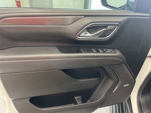 Used 2024 GMC Yukon AT4 w/ AT4 Premium Package AWD/4WD image 16
