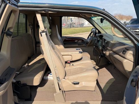 Used 2000 Ford F250 Lariat image 25