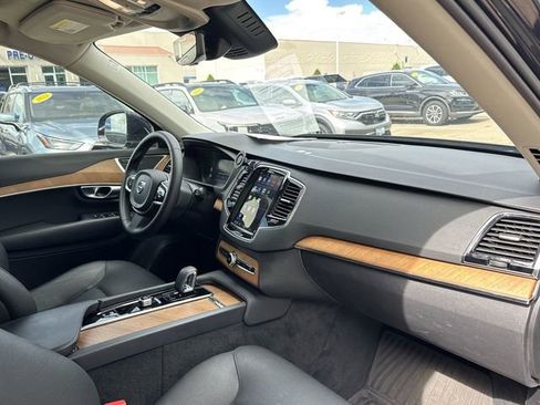 Used 2024 Volvo XC90 B5 Plus image 27