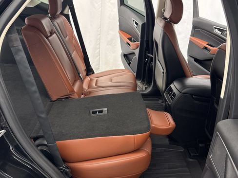 Used 2018 Ford Edge Titanium w/ Equipment Group 302A AWD/4WD image 41