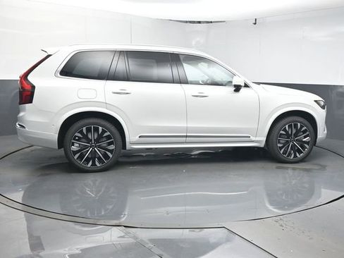 Used 2026 Volvo XC90 T8 Ultra w/ Protection Package Premier image 8