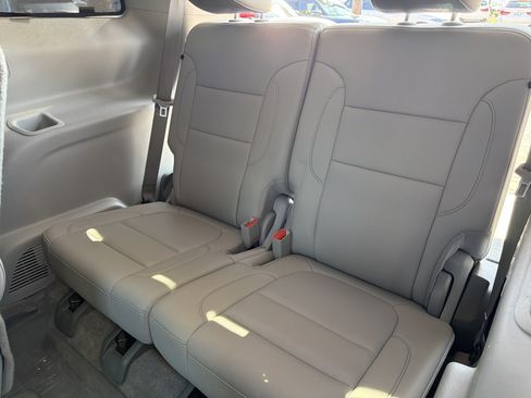 Used 2021 GMC Acadia SLT w/ Trailering Package FWD image 31