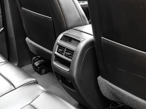 Used 2025 Cadillac XT5 Premium Luxury FWD image 40