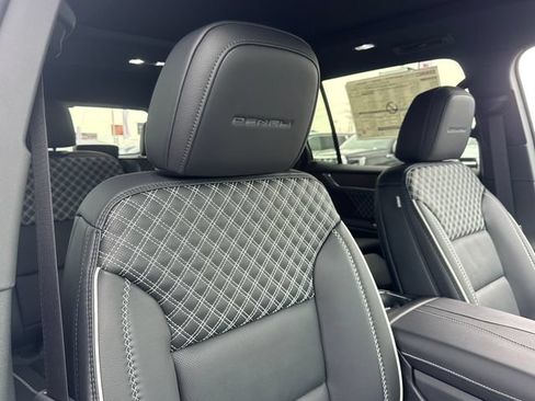 New 2026 GMC Acadia Denali w/ Super Cruise Package FWD image 31