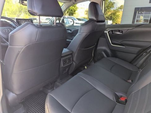 Used 2022 Toyota RAV4 XLE Premium image 30