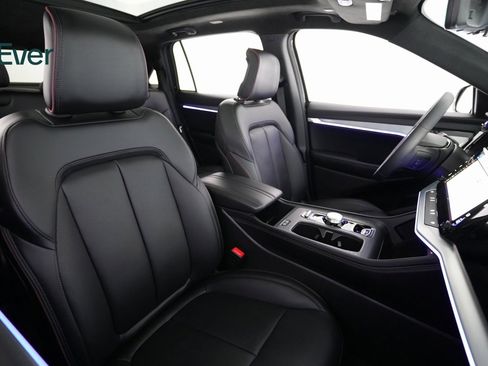 Used 2024 Jeep Wagoneer Launch Edition image 8