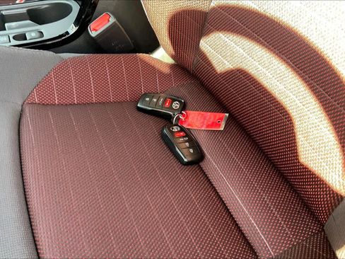 Used 2023 Toyota Corolla SE image 14