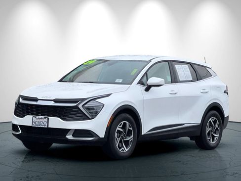 Used 2024 Kia Sportage LX image 8