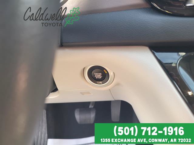 Used 2017 Chrysler Pacifica Touring Plus w/ Tire & Wheel Group FWD image 19