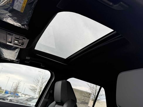 New 2026 Toyota 4Runner TRD Off-Road Premium AWD/4WD image 11