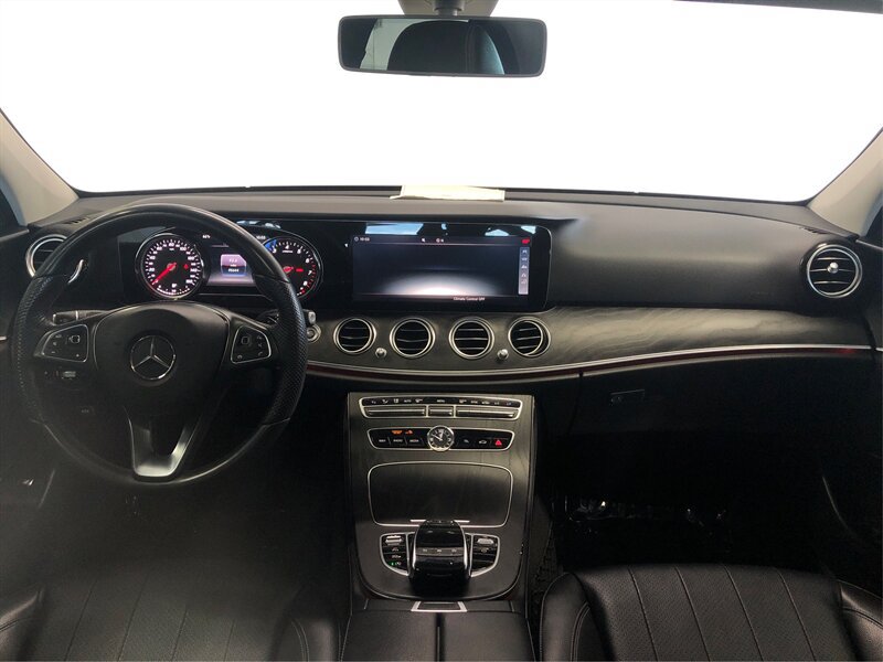 Used 2018 Mercedes-Benz E 300 image 24
