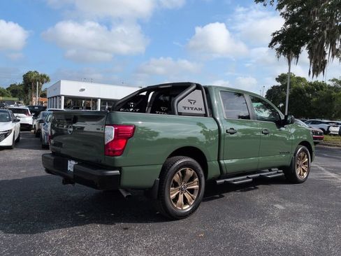 Used 2024 Nissan Titan SV w/ SV Bronze Edition Package RWD image 4