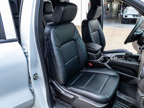 Used 2025 Chevrolet Colorado Trail Boss AWD/4WD image 30