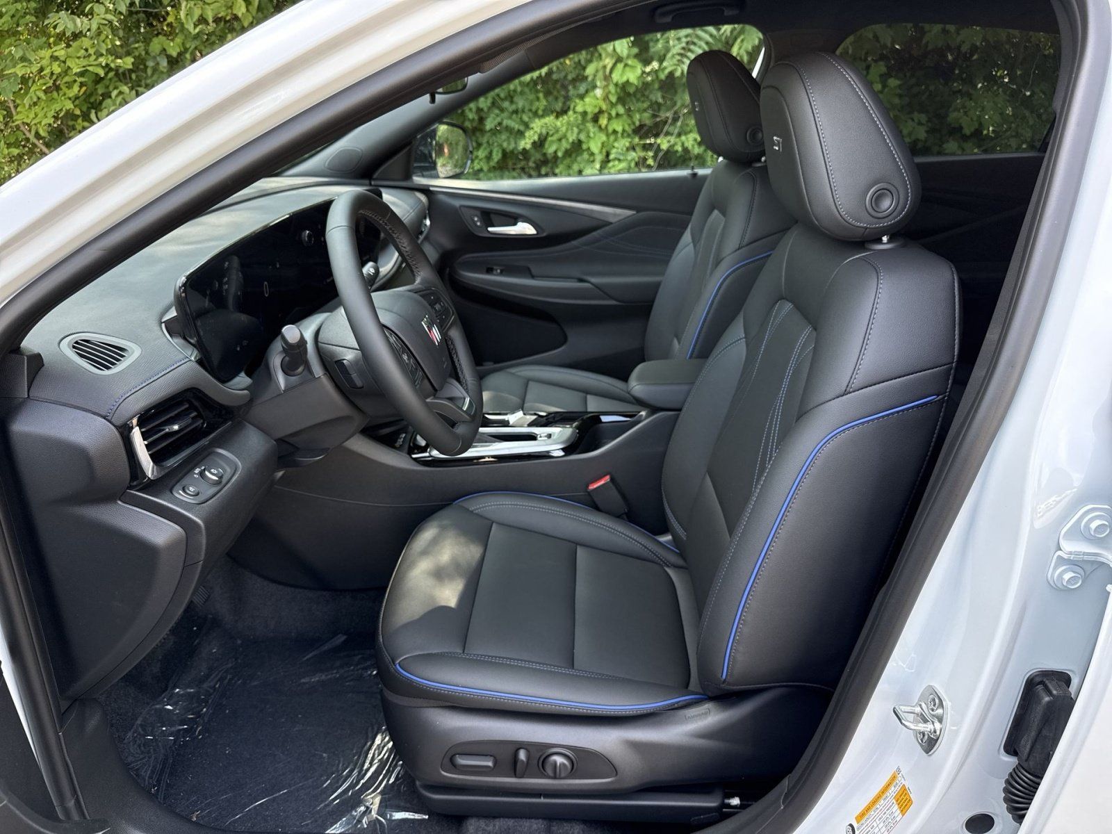New 2026 Buick Envista Sport Touring w/ Convenience I Package FWD image 13