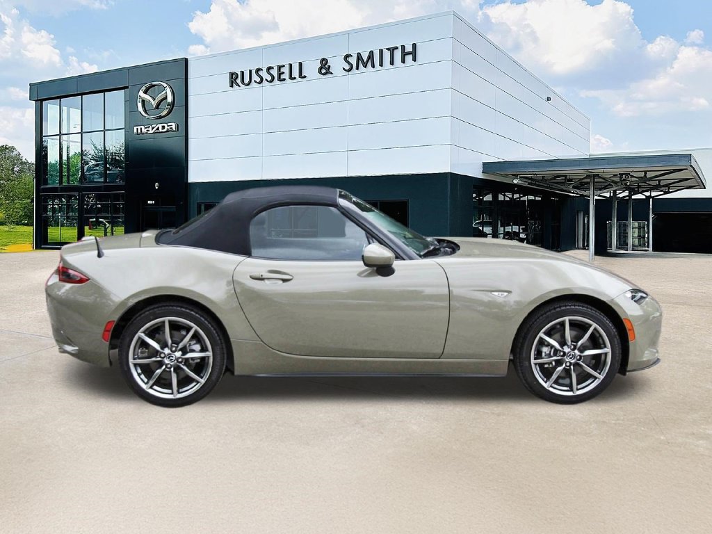 Used 2023 MAZDA MX-5 Miata Grand Touring RWD image 3