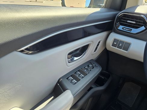 Used 2023 Honda Pilot Touring image 30