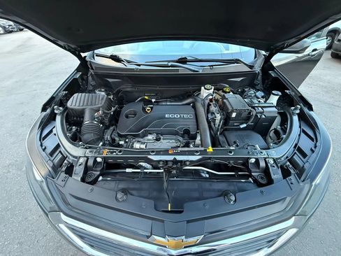Used 2020 Chevrolet Equinox LS image 38