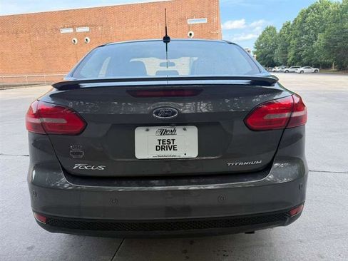 Used 2017 Ford Focus Titanium FWD image 3