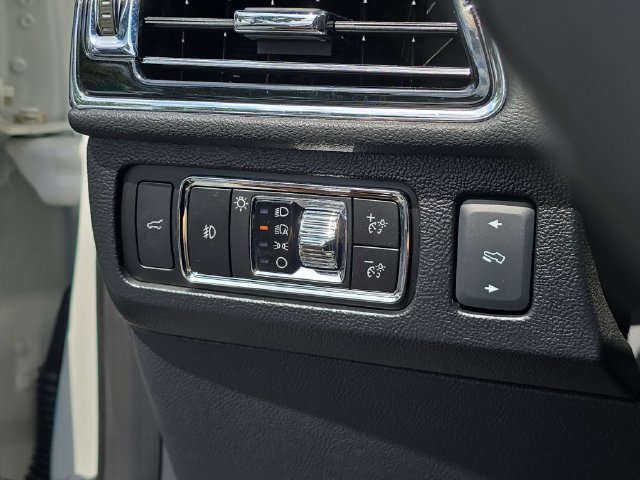 Used 2024 Lincoln Navigator Reserve AWD/4WD image 11