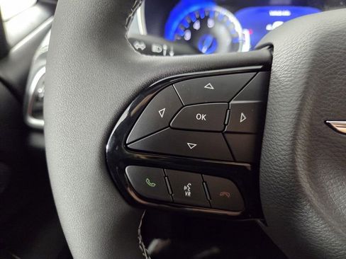 New 2026 Chrysler Pacifica Limited w/ Uconnect Theater Family Group FWD image 22