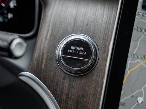 New 2025 Mercedes-Benz GLC 350e 4MATIC image 25